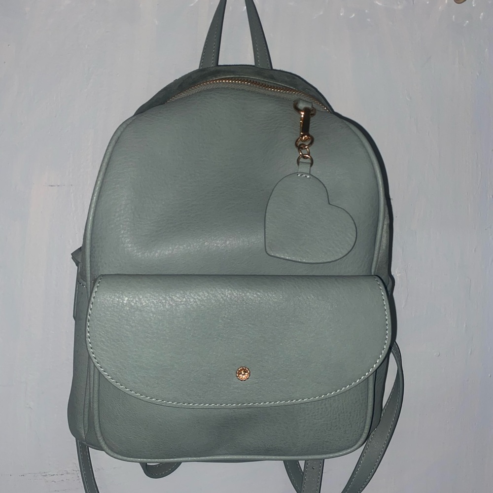Backpack - Picture 2 of 4